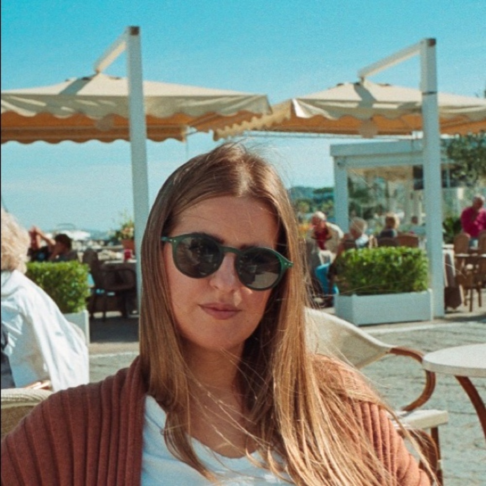Meet your Posher, Laurie